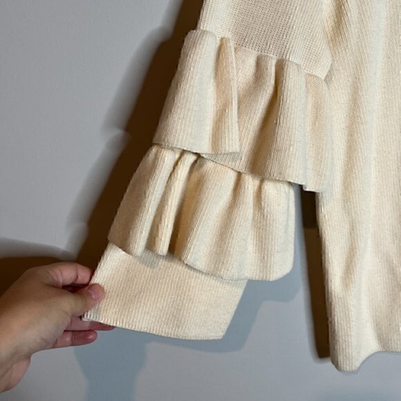 J. McLaughlin cream Merino Wool tier sleeved sweater - Picture 3 of 6